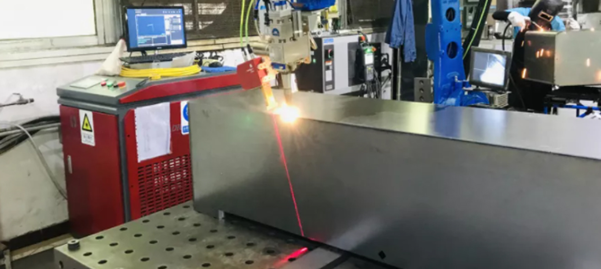 不銹鋼薄板智能焊接新方案，英萊激光視覺焊縫跟蹤系統(tǒng)顯身手！